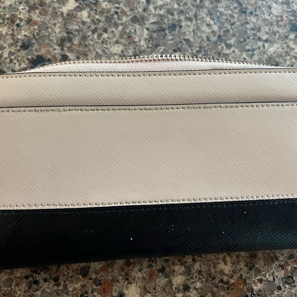 Kate Spade large wallet - Picture 2 of 7